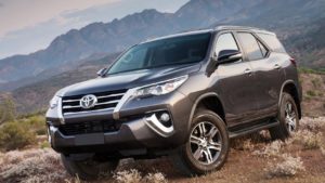 new-2019-toyota-fortuner-side-high-resolution-image